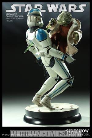 Star Wars Yoda And Clone Trooper Premium Format Figure