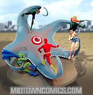 Brave & The Bold #28 JLA Statue