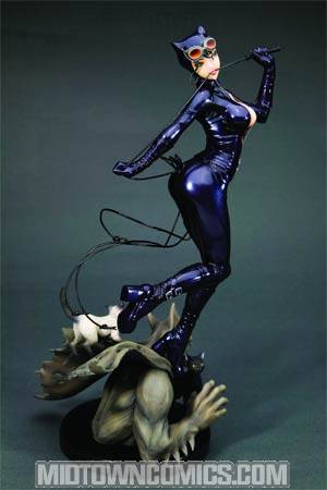 DC Catwoman Bishoujo Statue