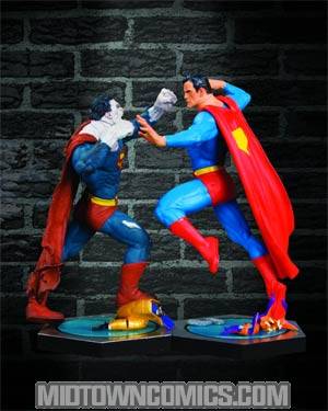 Ultimate Showdown Superman vs Bizarro Statue Set