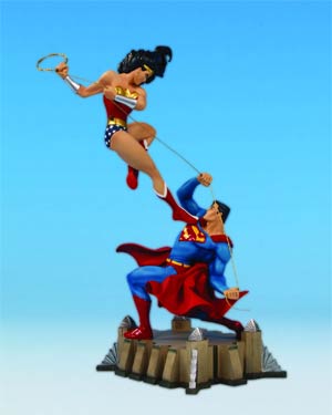 Wonder Woman vs Superman Mini Statue