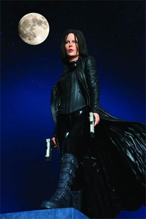 Underworld Selene Statue