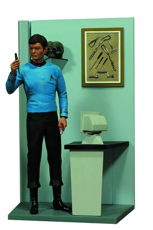 Star Trek Dr McCoy 1/6 Scale Statue