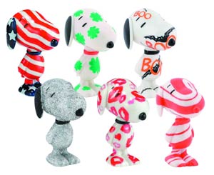 Peanuts Snoopy Seasonal Figure Pre-Pack