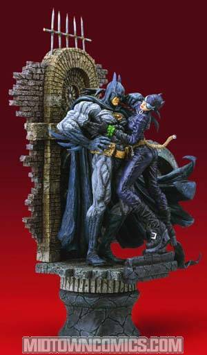 Batman & Catwoman Japanese Import Statue
