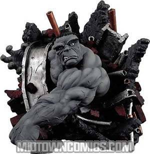 Incredible Hulk Wall Statue