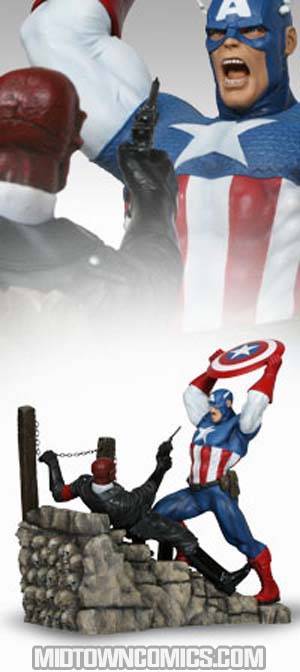 Captain America vs Red Skull Diorama Statue