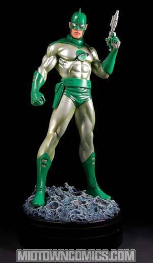Captain Marvel 60s Statue By Bowen