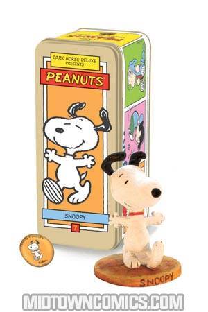 Classic Peanuts Character #7 Snoopy Mini Statue
