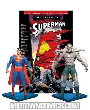 Superman vs Doomsday Collectors Set