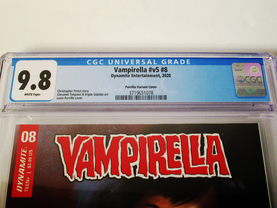Vampirella Vol 8 #8 Cover Z-D Incentive Lucio Parrillo Variant Cover CGC Graded 9.8