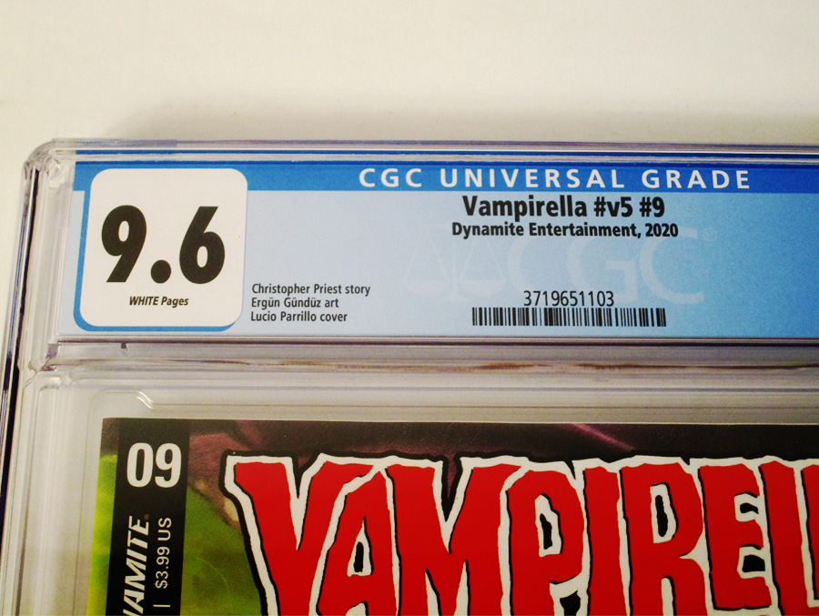 Vampirella Vol 8 #9 Cover Y Regular Lucio Parrillo Cover CGC Graded 9.6