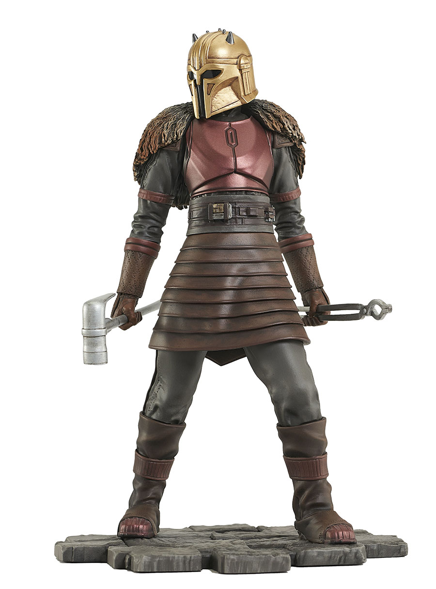 Star Wars The Mandalorian Premier Collection Armorer 1/7 Scale Statue