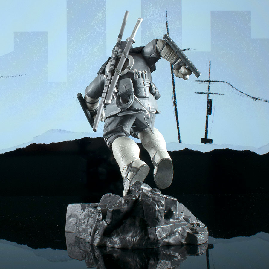 Teenage Mutant Ninja Turtles Gallery The Last Ronin Black & White Variant PVC Statue
