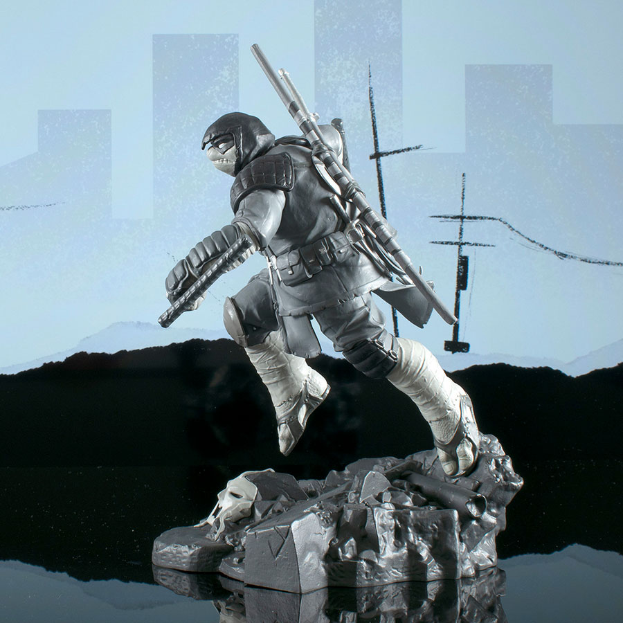 Teenage Mutant Ninja Turtles Gallery The Last Ronin Black & White Variant PVC Statue