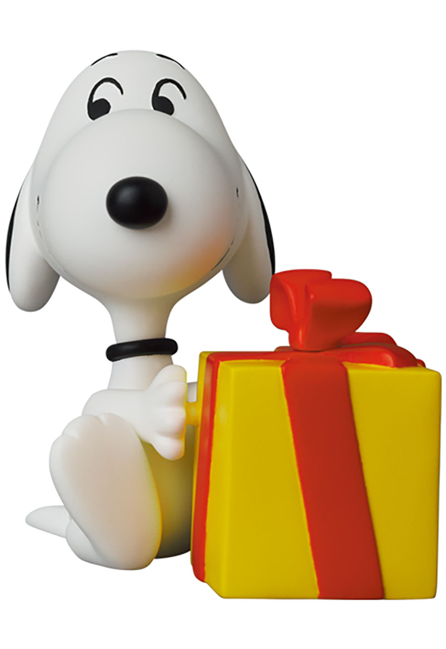 Peanuts Ultra Detail Figure Series 15 - Gift Snoopy