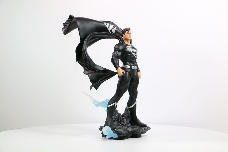 DC Heroes Superman Black & Silver Previews Exclusive 1/8 Scale PVC Statue