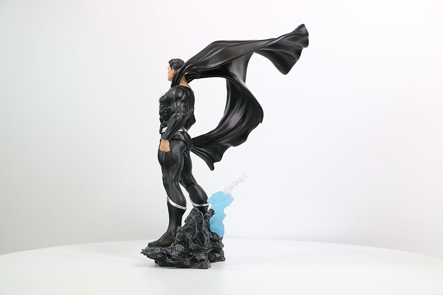 DC Heroes Superman Black & Silver Previews Exclusive 1/8 Scale PVC Statue