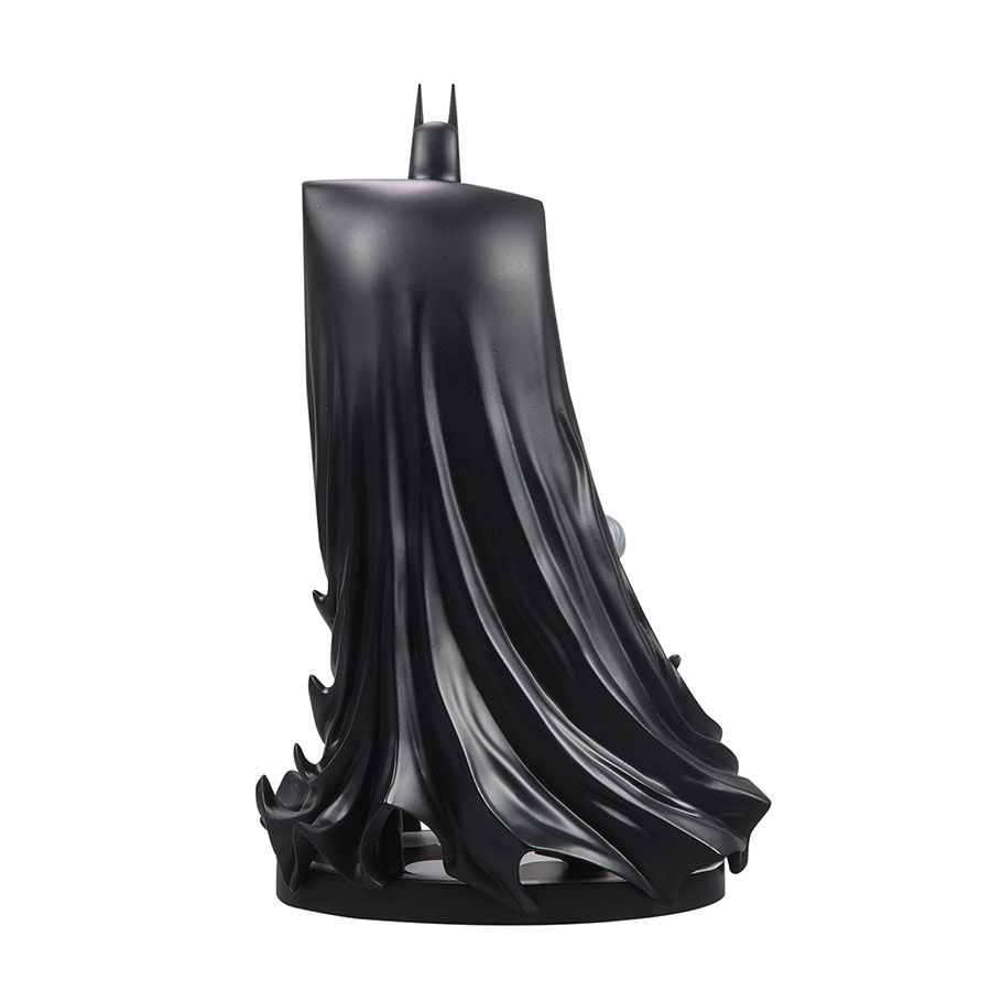 DC Direct Batman Black & White Batman By Bill Sienkiewicz Statue