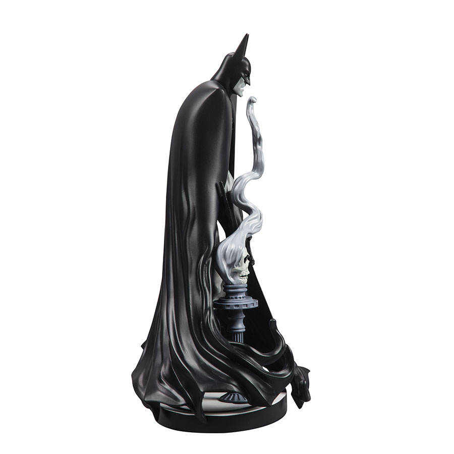 DC Direct Batman Black & White Batman By Bill Sienkiewicz Statue