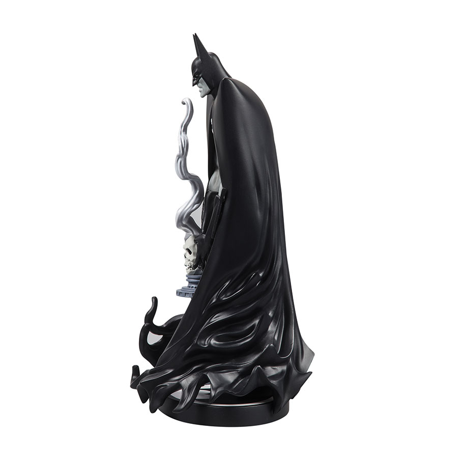 DC Direct Batman Black & White Batman By Bill Sienkiewicz Statue