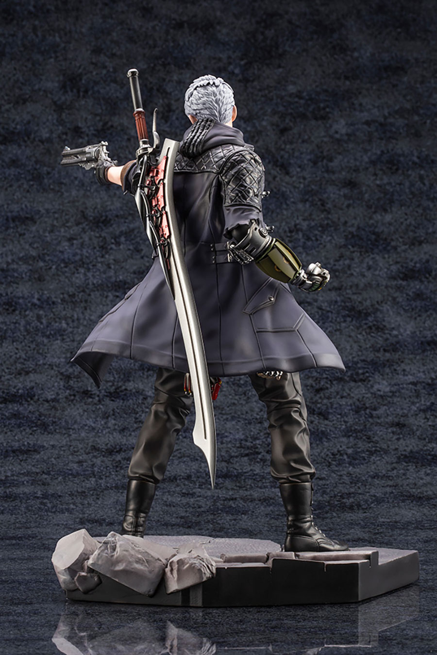 Devil May Cry 5 Nero ARTFX J Statue