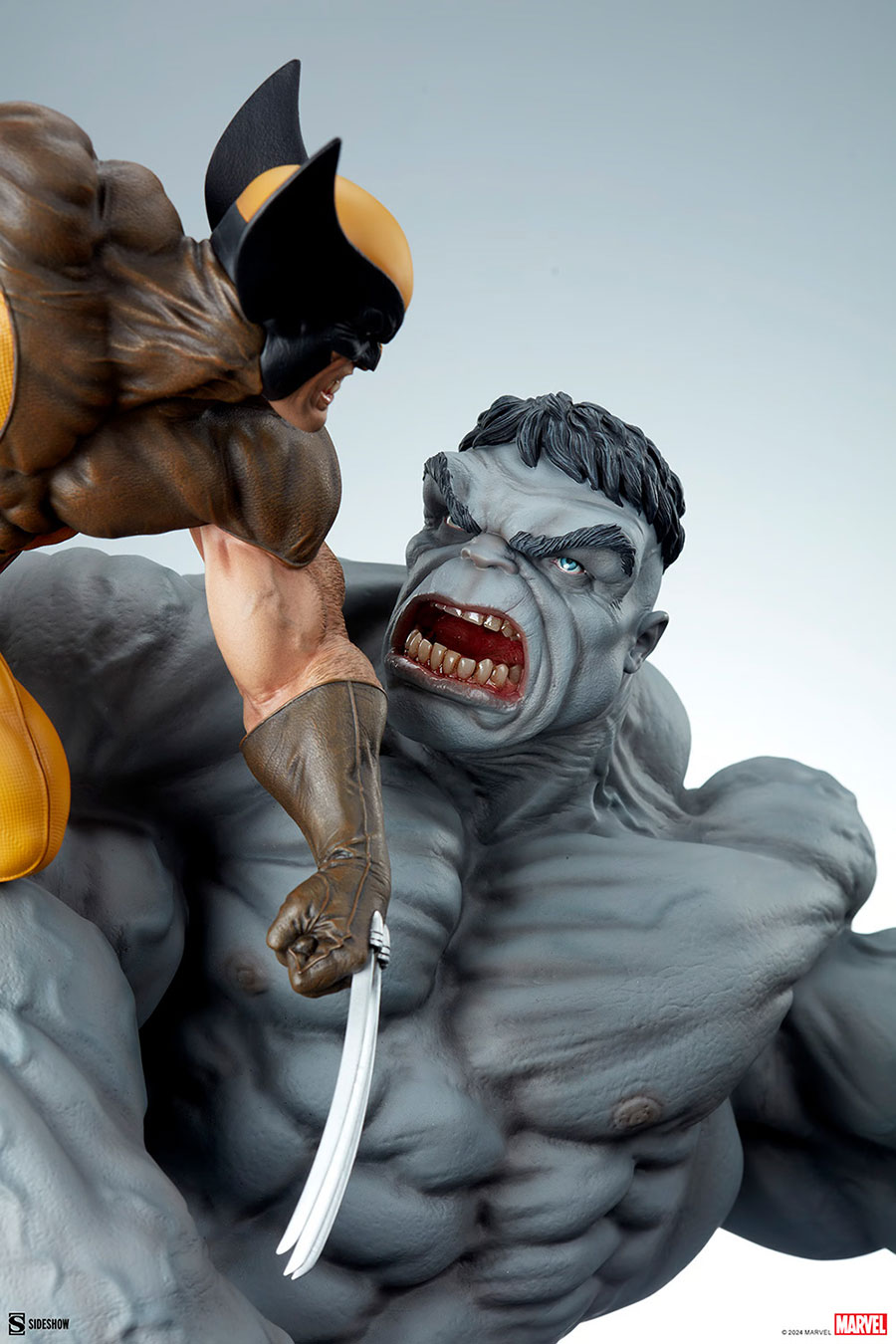 Marvel Grey Hulk vs Wolverine Statue