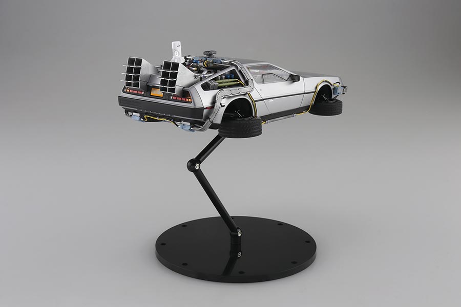 Back To The Future Part II Time Machine 1/24 Scale Model Kit