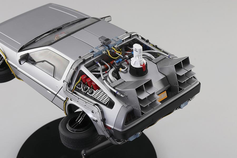 Back To The Future Part II Time Machine 1/24 Scale Model Kit