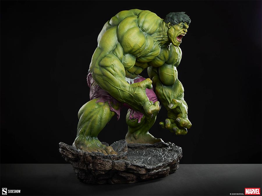 Marvel Hulk Premium Format Statue