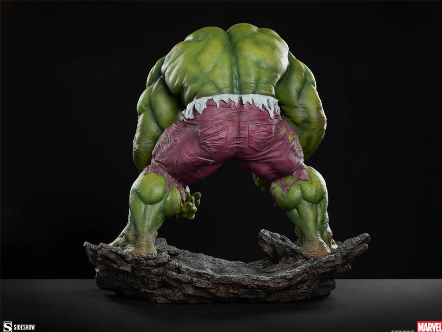 Marvel Hulk Premium Format Statue