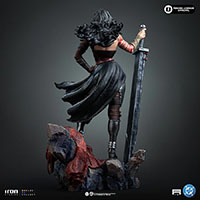 DC Absolute Wonder Woman 1/10 Scale Statue