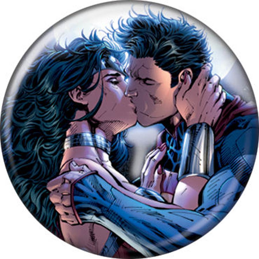 DC Comics 1.25-inch Button - Superman Wonder Woman Kissing (83037)