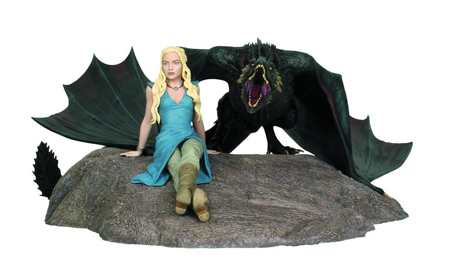 Game Of Thrones Daenerys & Drogon Statue