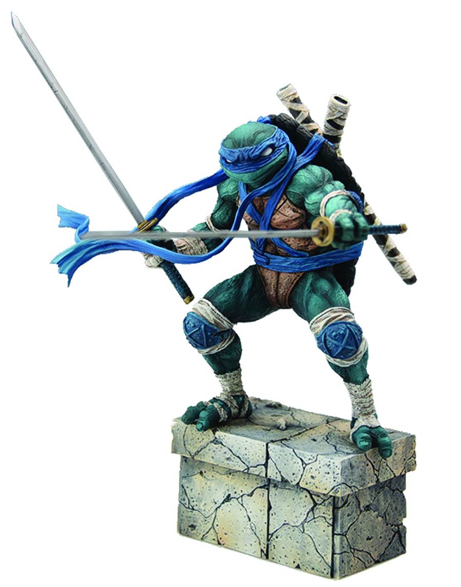 Teenage Mutant Ninja Turtles Leonardo PVC Figure
