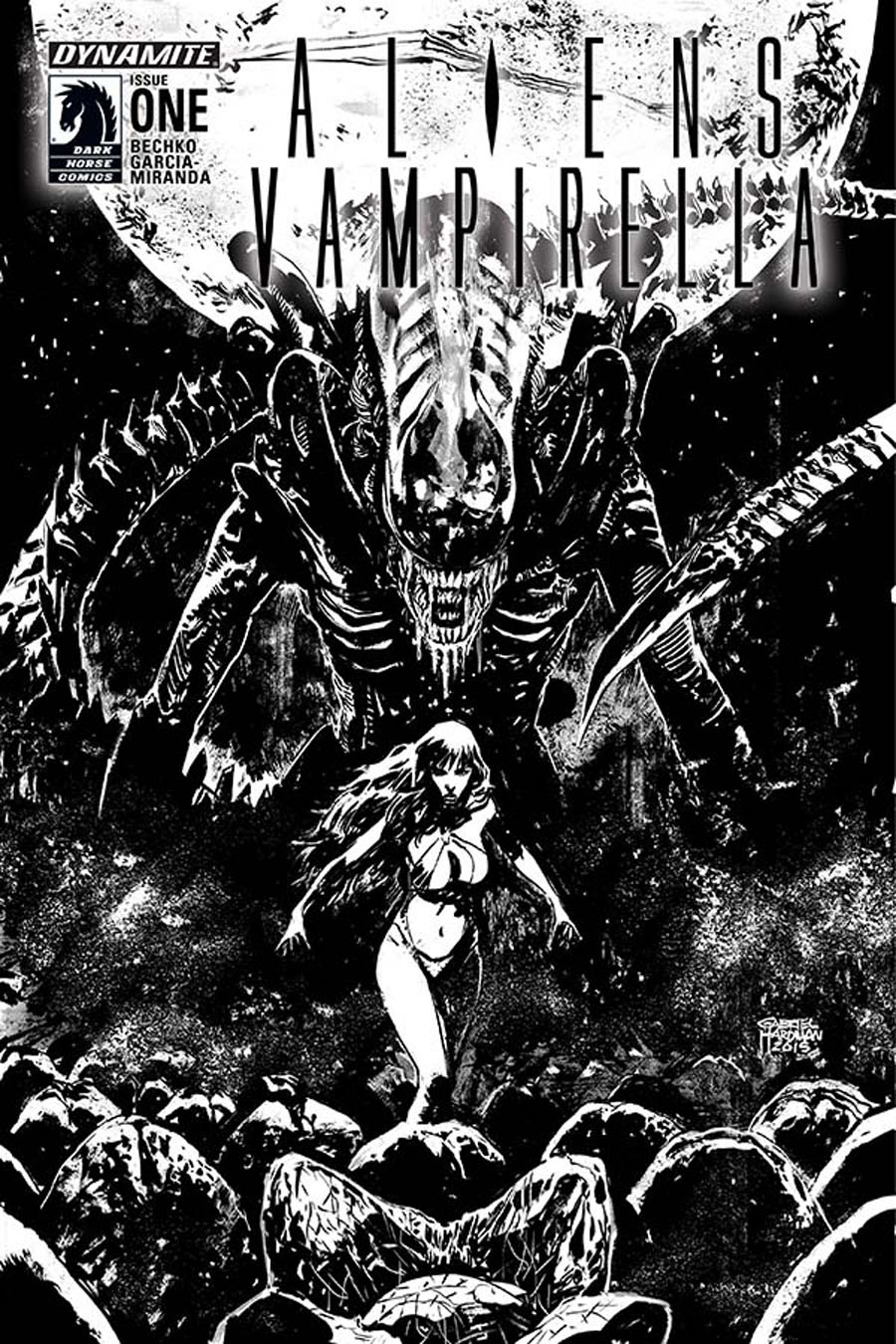 Aliens Vampirella #1 Cover C Incentive Gabriel Hardman Black & White Cover