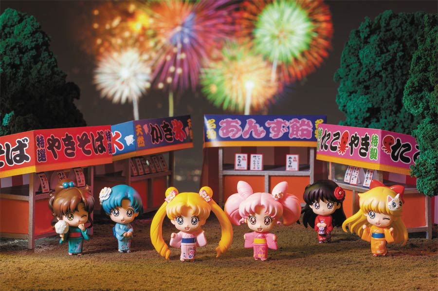 Sailor Moon Petit Chara Sailor Lets Go Festival Mini Figure Blind Mystery Box Display