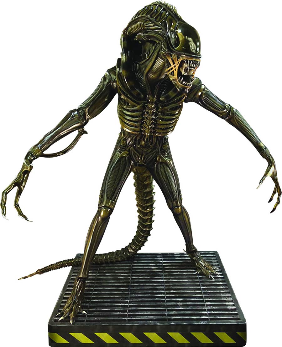 Aliens Alien Warrior Life-Size Statue