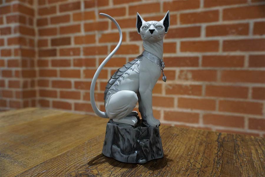LCSD 2016 Saga Lying Cat Exclusive Black & White Statue (Limit 1 Per Customer)