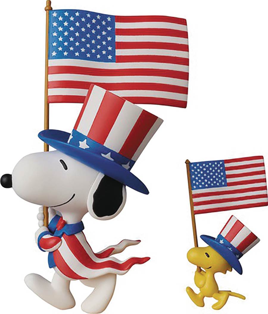 Peanuts Ultra Detail Figure Series 5 - USA Snoopy & Woodstock