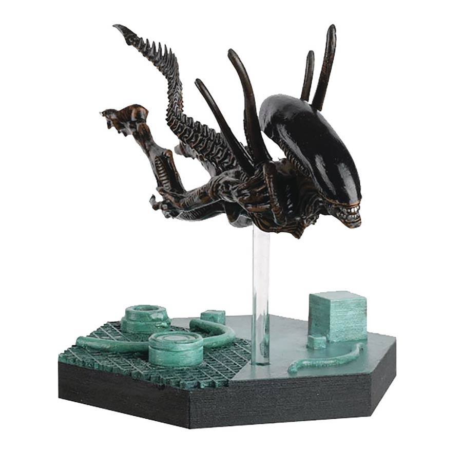 Alien & Predator Figurine Collection #25 Swimming Xenomorph From Alien Resurrection