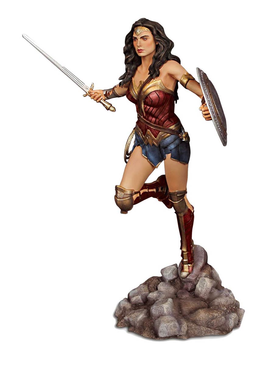 Batman v Superman Dawn Of Justice 1/8 Scale Resin Model Kit - Wonder Woman