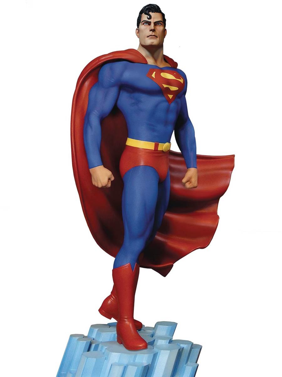 DC Super Powers Collection Superman 17-Inch Maquette