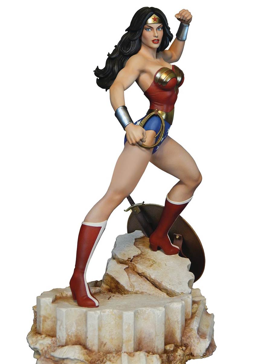 DC Super Powers Collection Wonder Woman 14-Inch Maquette
