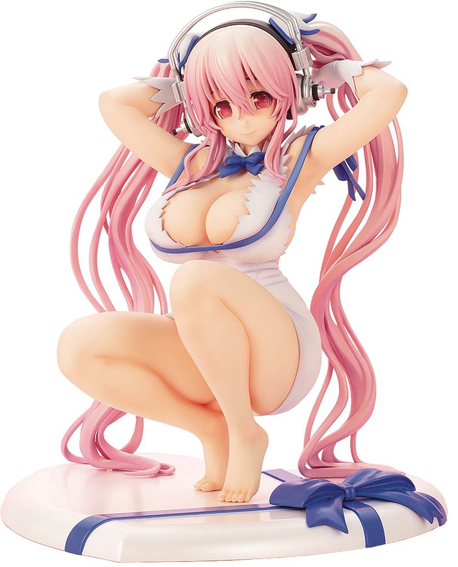 Super Sonico Is It Wrong To Try To Pick Up Girls In A Dungeon 1/7 Scale PVC Figure