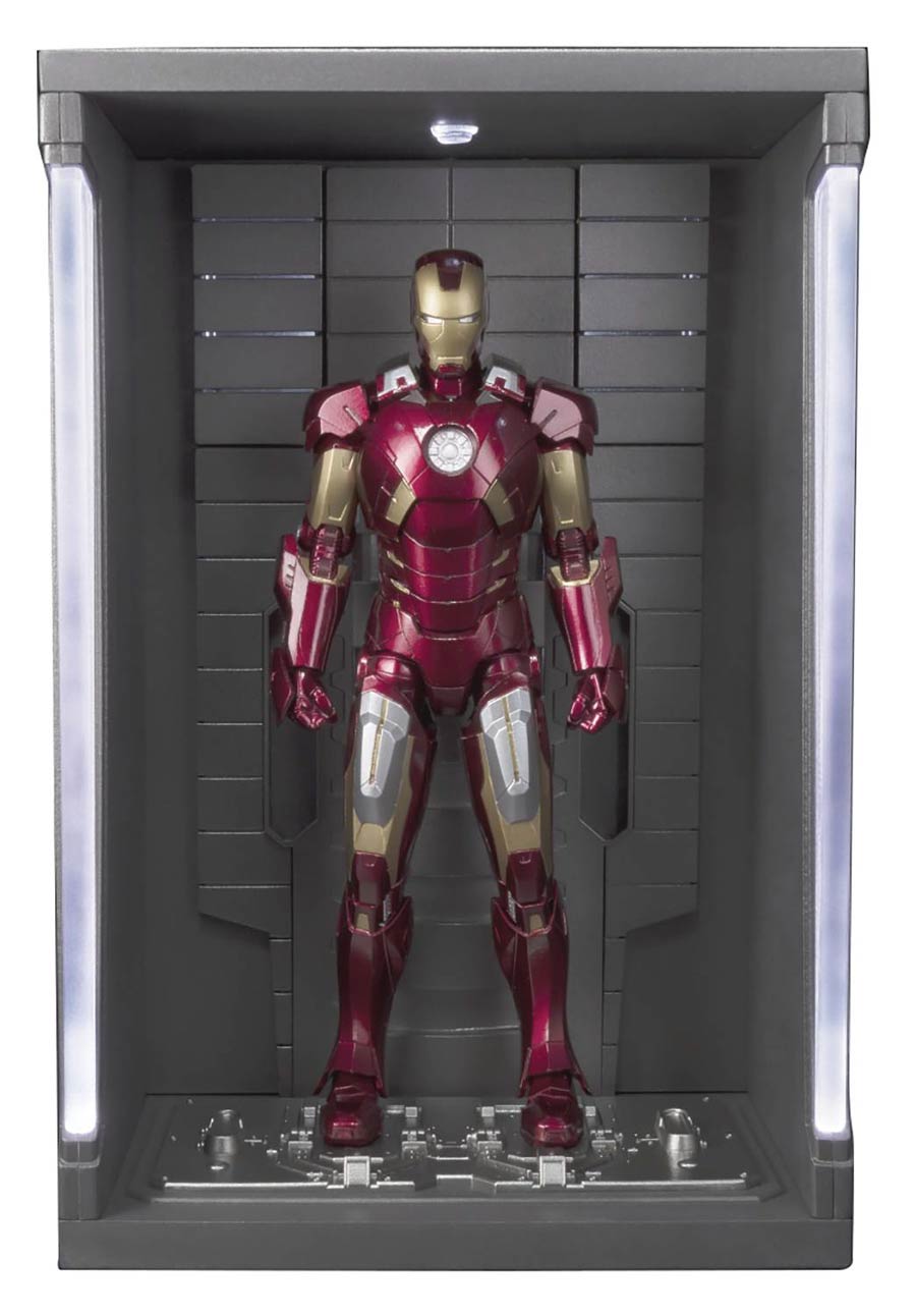 Marvel S.H.Figuarts - Avengers - Iron Man Mark VII & Hall Of Armor Set Action Figure