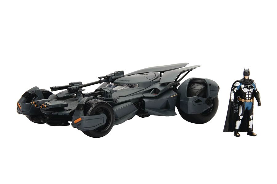 Metals Batman Justice League Batmobile 1/24 Scale Vehicle