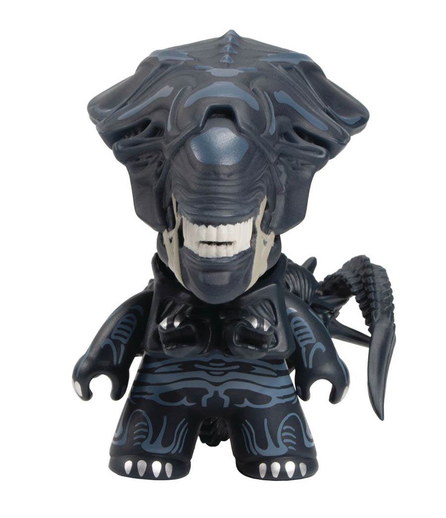 Aliens Titans Alien Queen 6.5-Inch Vinyl Figure