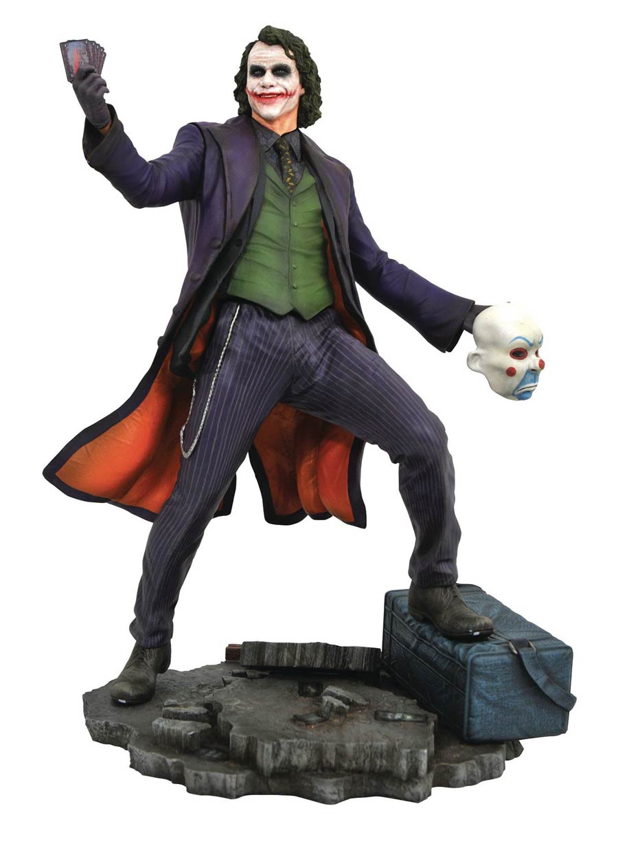 DC Movie Classics Gallery Batman The Dark Knight Joker PVC Figure