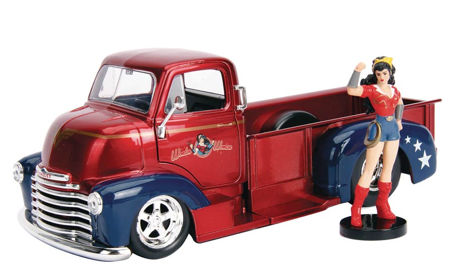 DC Bombshells 1/24 Scale Die-Cast Vehicle - 1952 Chevy Coe With Wonder Woman